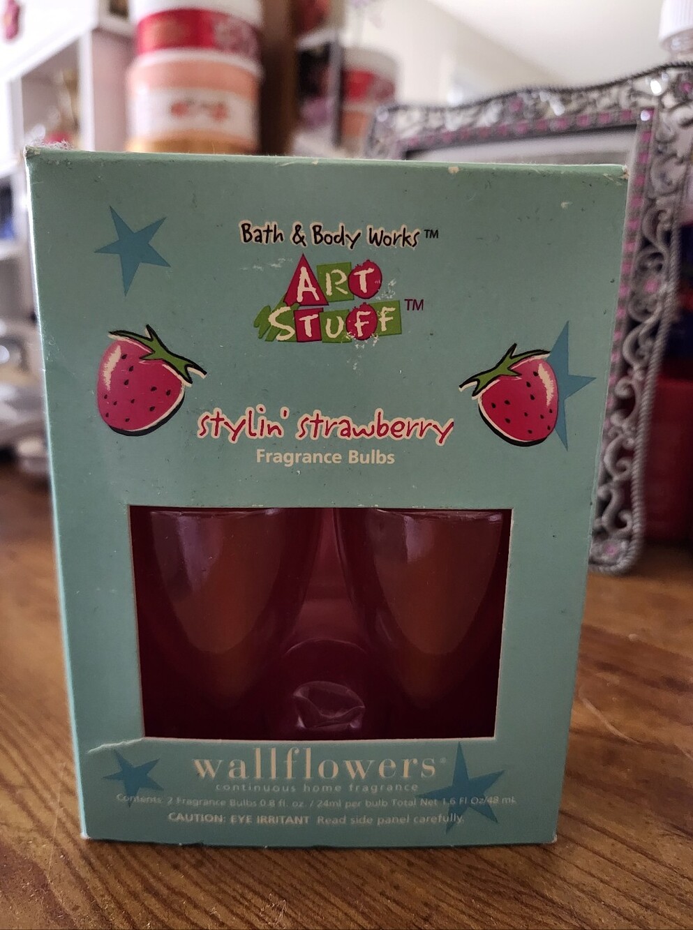 Vintage Bath & Body Works Art Stuff Stylin' Strawberry WallflowerFragrance Bulbs